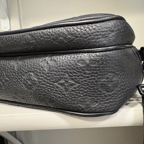 Louis Vuitton S Lock Messenger - Picture 6 of 9